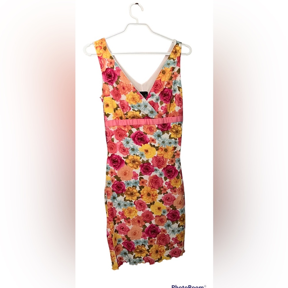 ♥️Retro Looking Flowered Dress